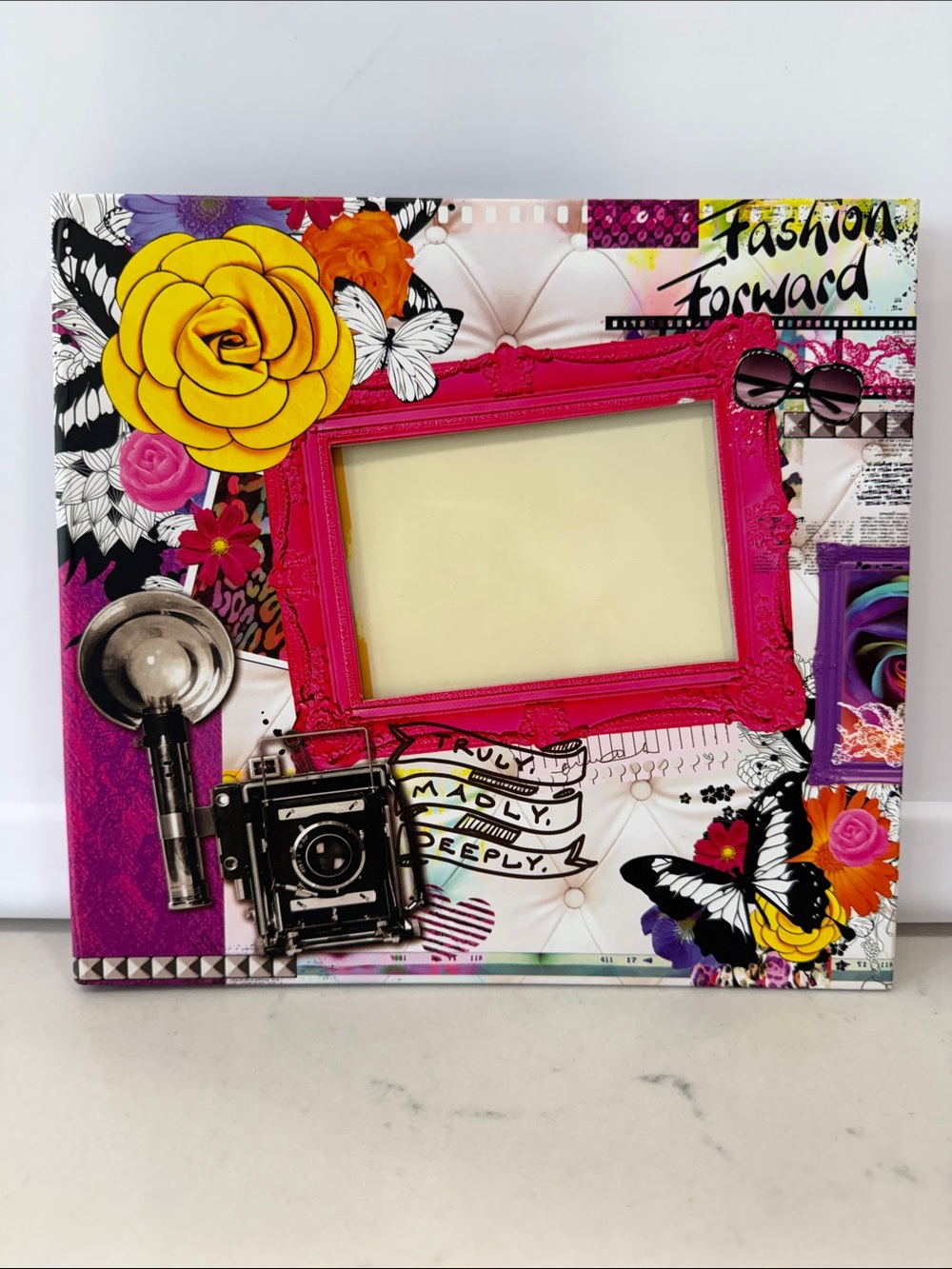 Fashion Forward Floral & Butterfly Photo Frame - Pink